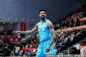 媒体人：米奇和青岛已经完成续约 韦瑟斯庞留队是他最好的选择